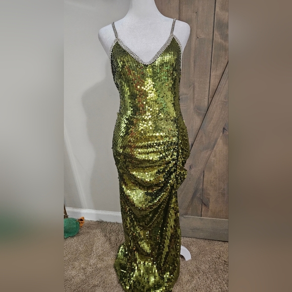 FASHION NOVA Shimmer On Sequin Maxi Dress - Green. Size Small NWT - Picture 6 of 16